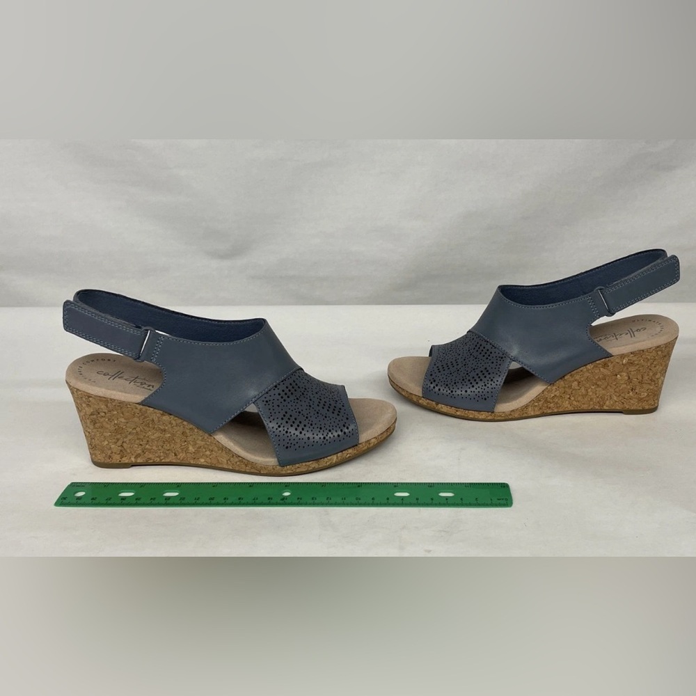 Clarks Women’s Lafley Joy Blue Grey Leather Wedge Strap Sandals Size 7.5W NEW - Picture 4 of 8